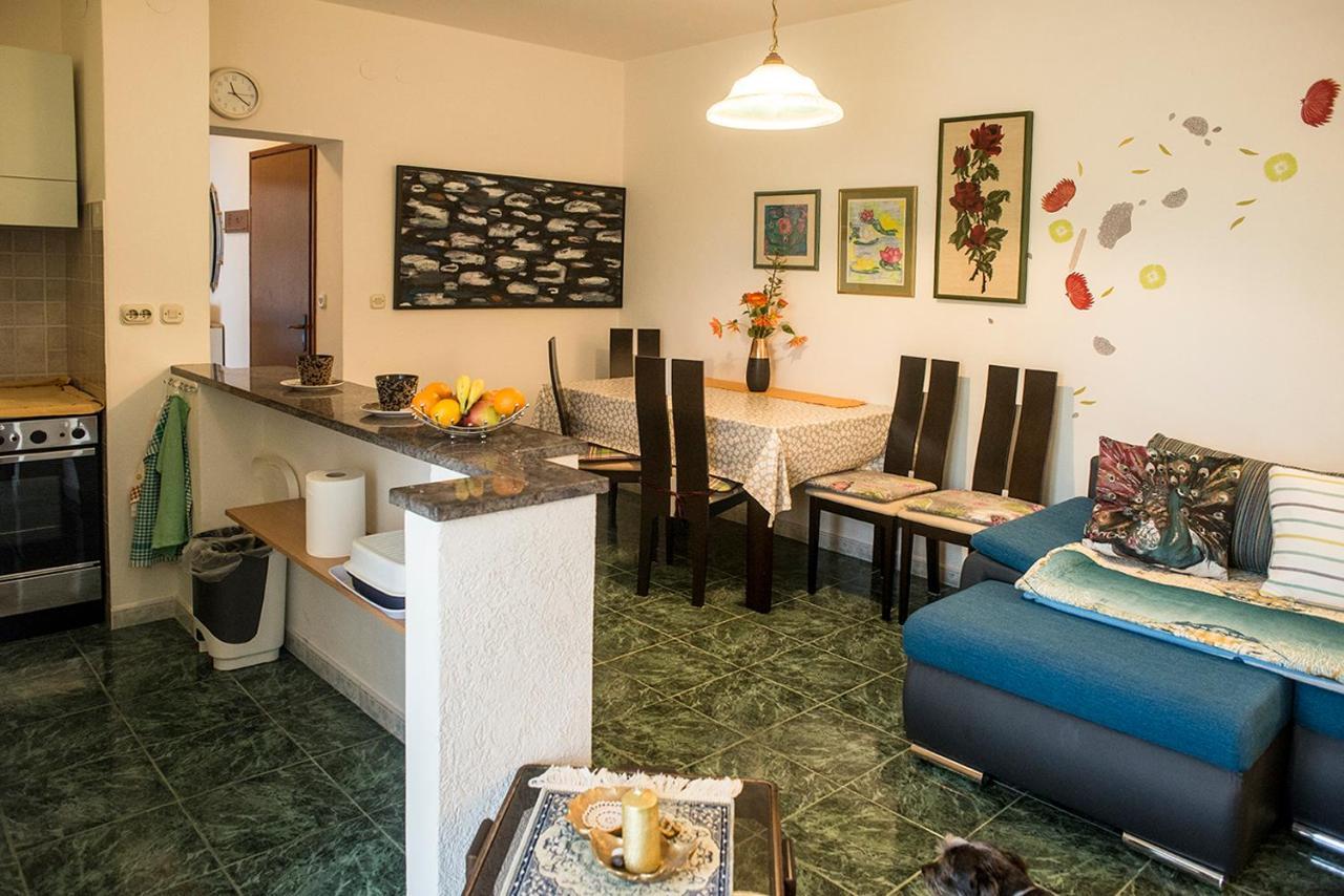 Apartment Lori Fazana Bagian luar foto