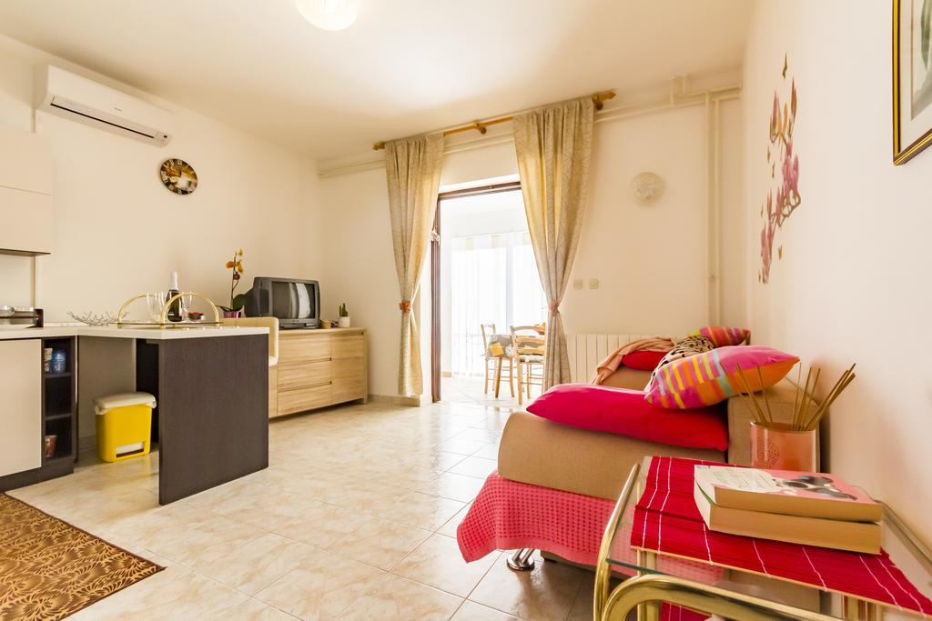Apartment Lori Fazana Bagian luar foto