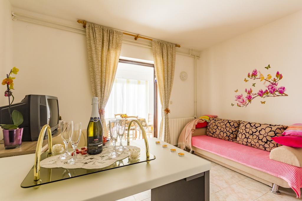 Apartment Lori Fazana Bagian luar foto