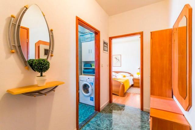 Apartment Lori Fazana Bagian luar foto